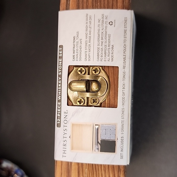 Antoni Barcelona Trencadis Whiskey Glasses with Whiskey Stone Set - Picture 7 of 16